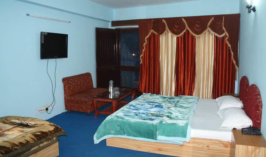 Hotel Highway Inn Manāli Exteriör bild