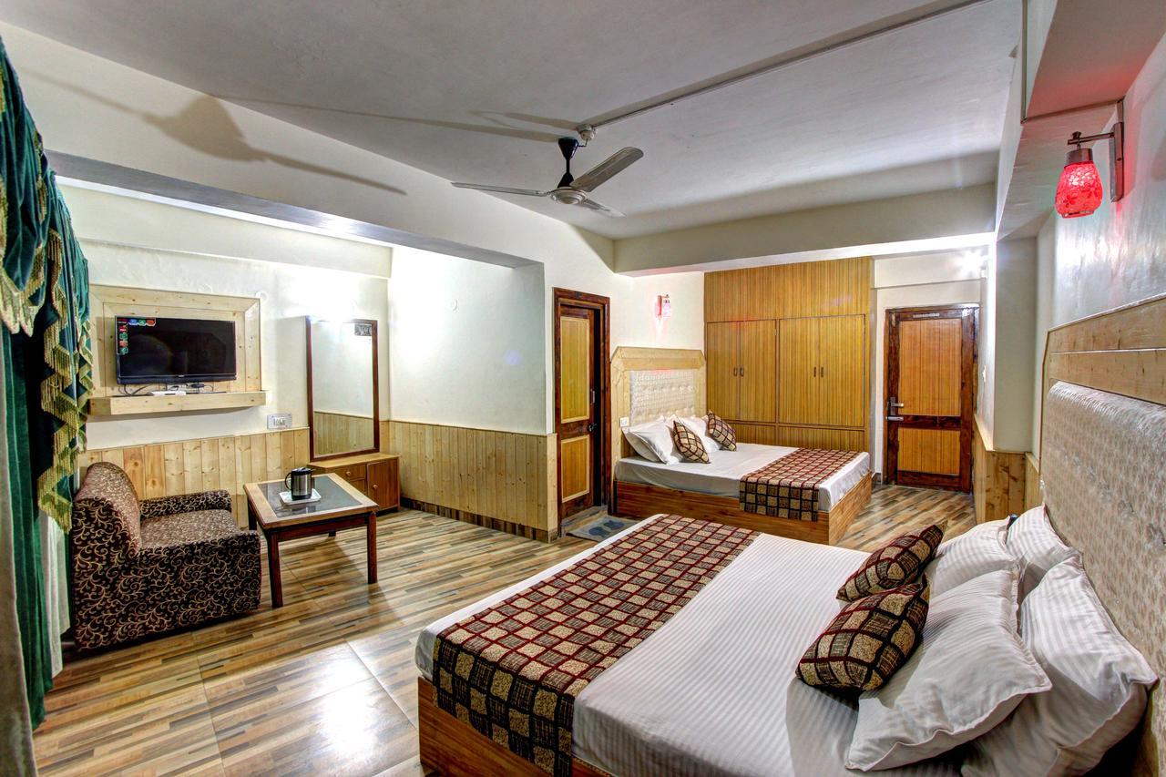 Hotel Highway Inn Manāli Exteriör bild