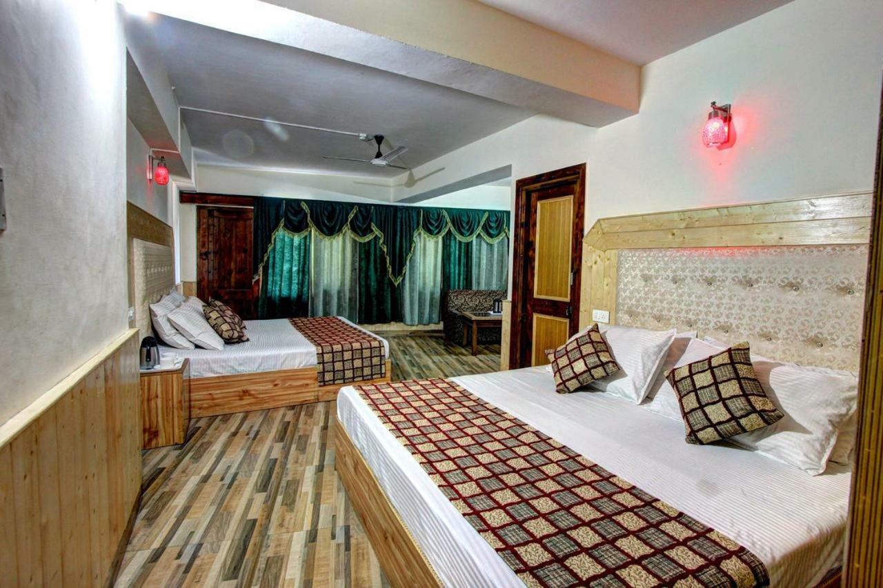 Hotel Highway Inn Manāli Exteriör bild