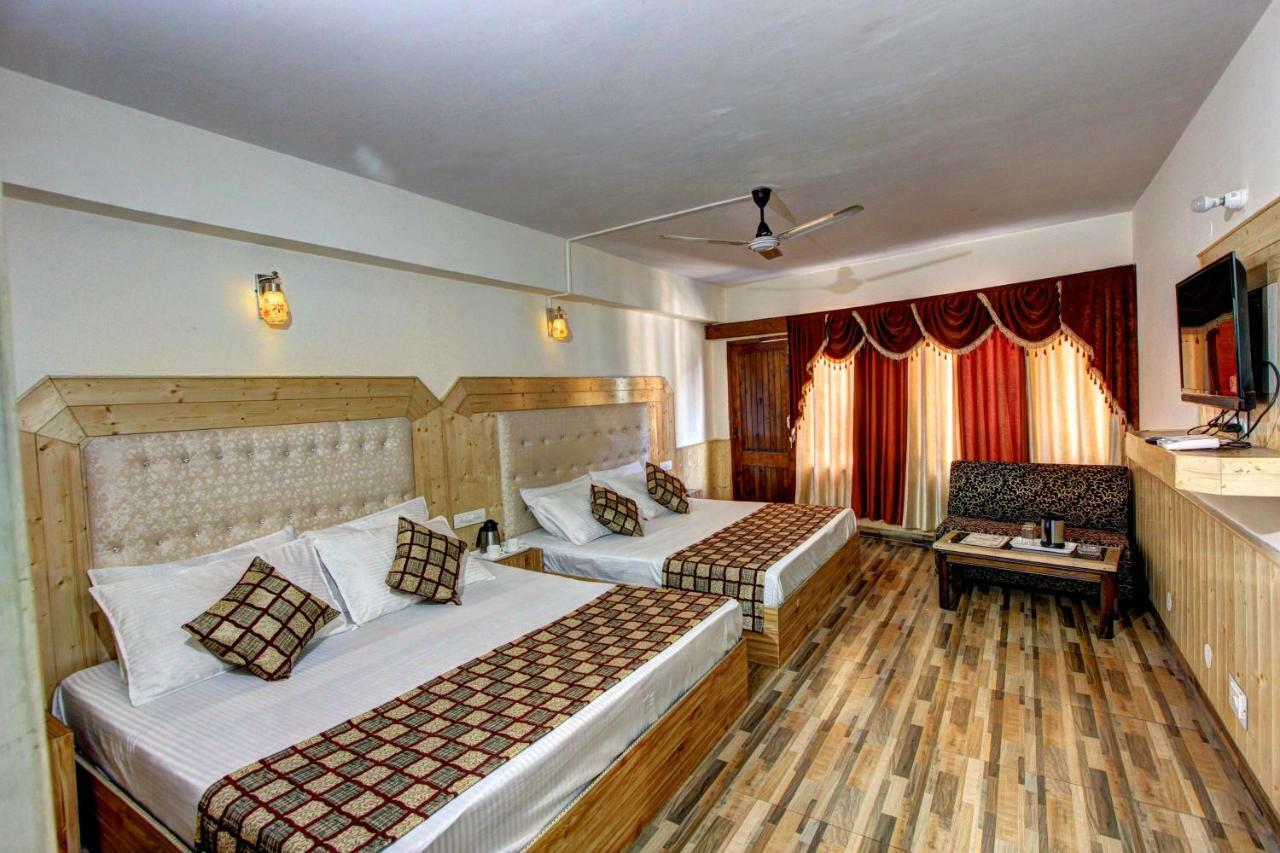 Hotel Highway Inn Manāli Exteriör bild